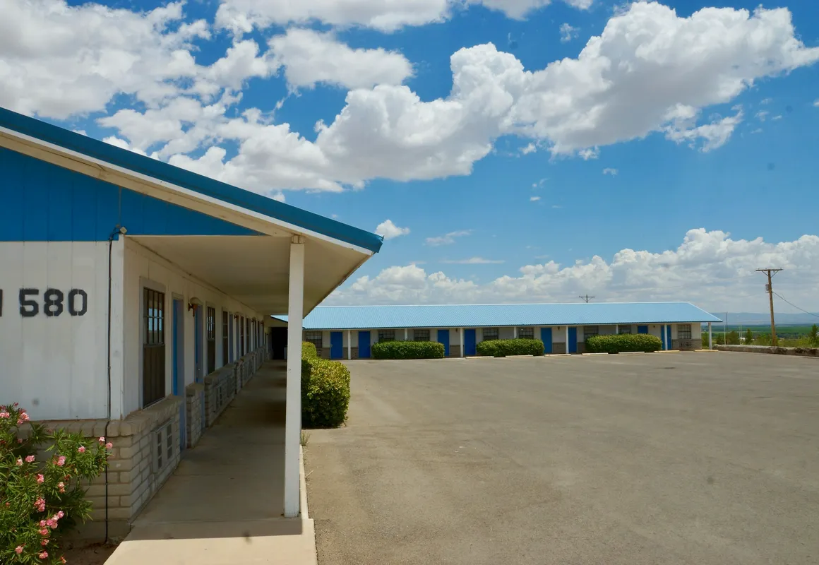 Cotton Valley Motel hotel hero