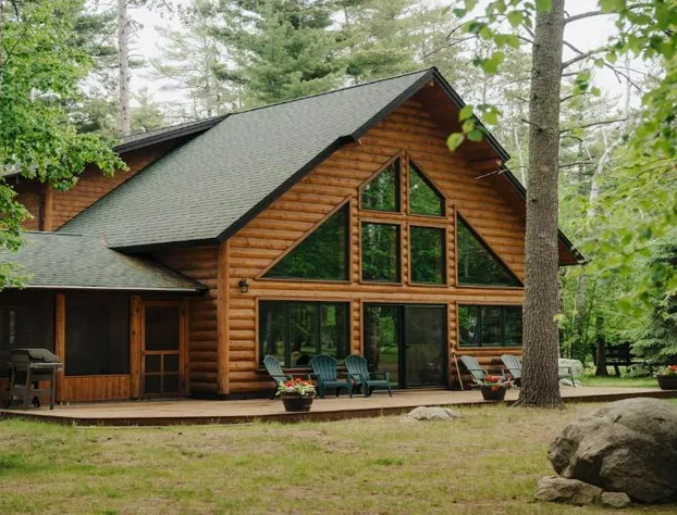 Timber Bay Lodge & Houseboats hotel detail image 4