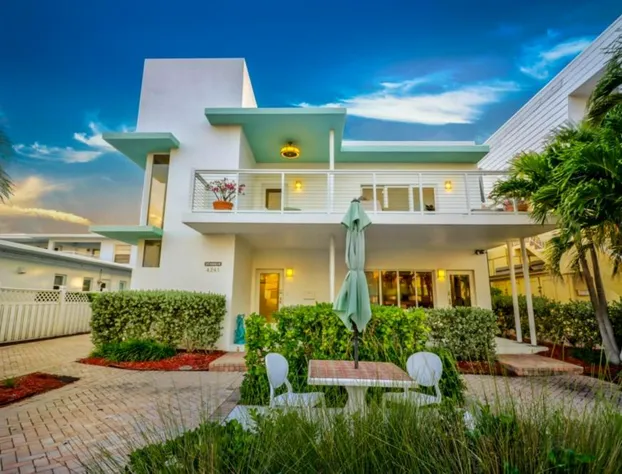 Sea Spray Inn hotel detail image 1