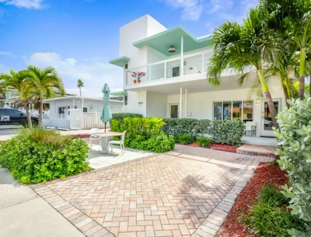 Sea Spray Inn hotel detail image 2