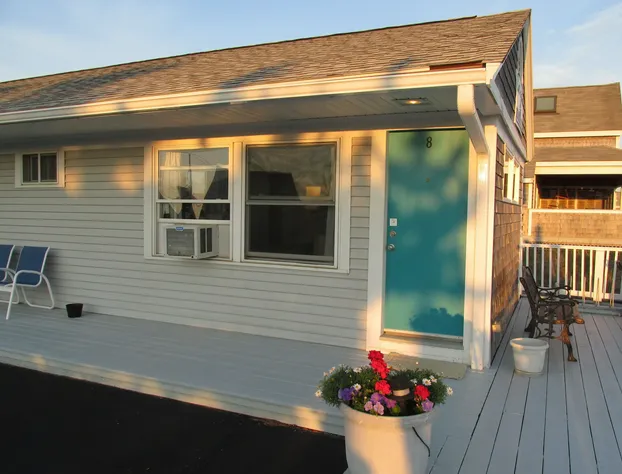 East Harbour Motel and Cottages hotel detail image 3