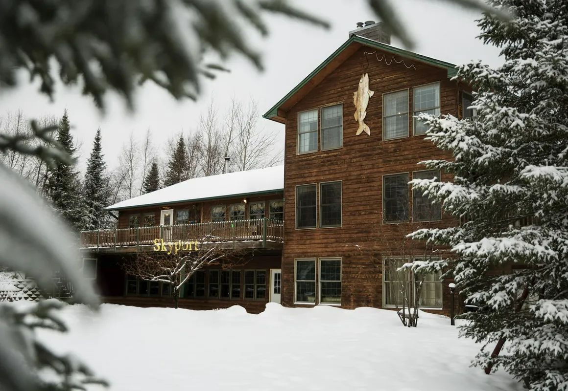 Skyport Lodge hotel hero