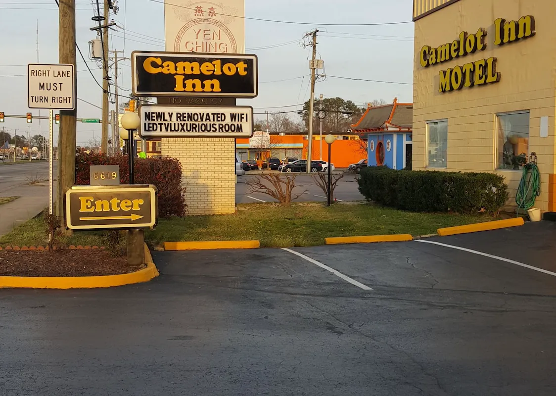 Camelot Inn hotel hero