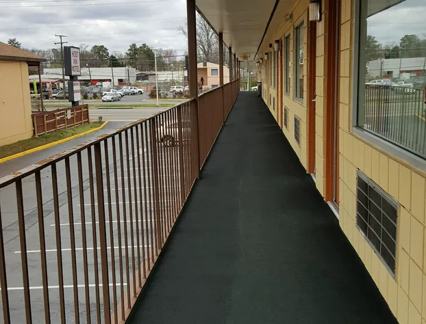 Camelot Inn hotel detail image 3