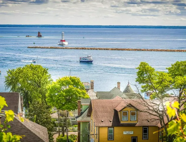 Pine Cottage Bed & Breakfast hotel detail image 4