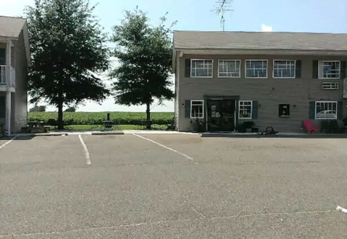 Reelfoot Lake Inn hotel hero