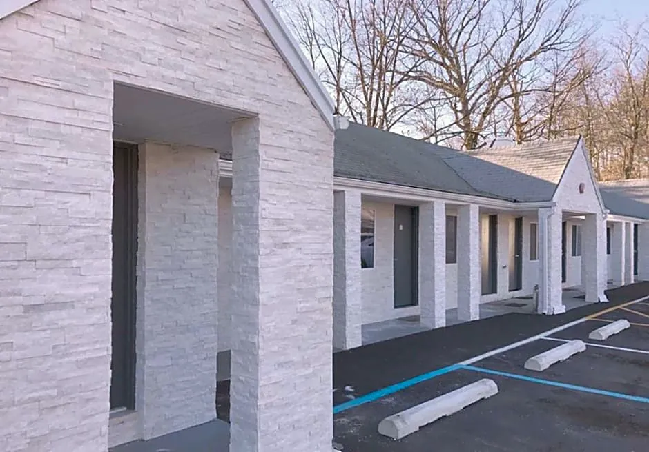 Ramsey Inn & Suites hotel hero