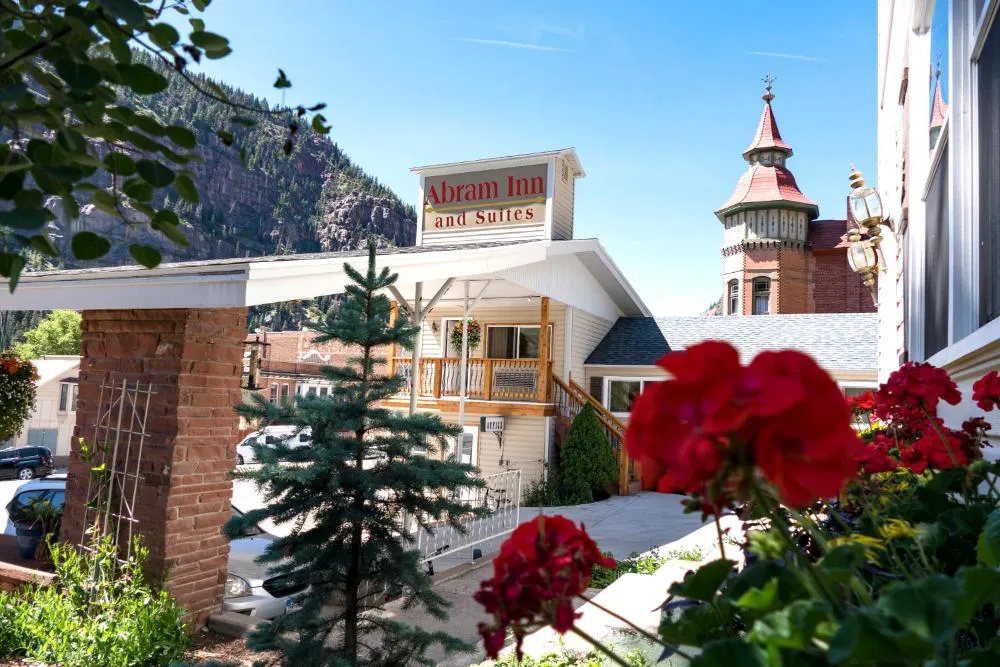 Abram Inn & Suites hotel hero