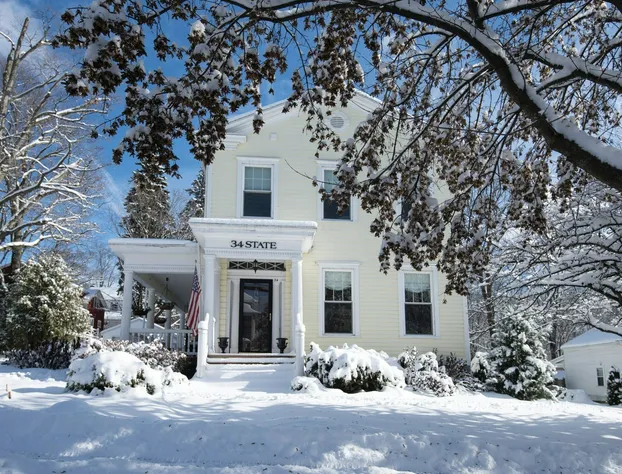 34 State hotel detail image 2