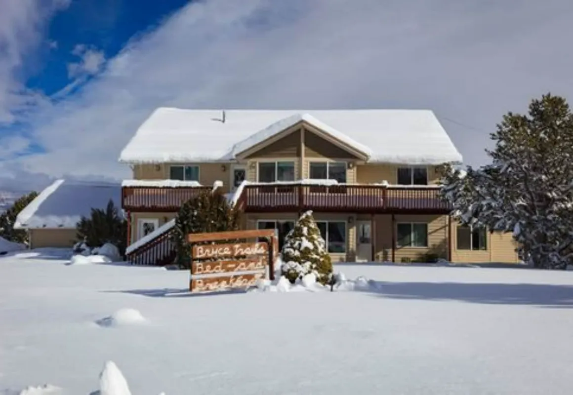Bryce Trails Bed and Breakfast hotel hero