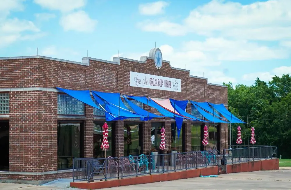 Lone Star Glamp Inn hotel hero