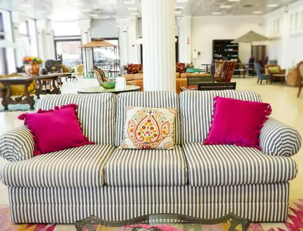 Lone Star Glamp Inn hotel detail image 1