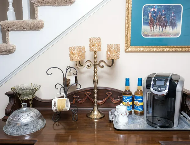 Dennison Street Inn Bed & Breakfast hotel detail image 1