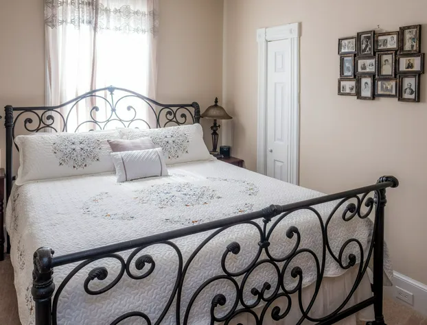 Dennison Street Inn Bed & Breakfast hotel detail image 4