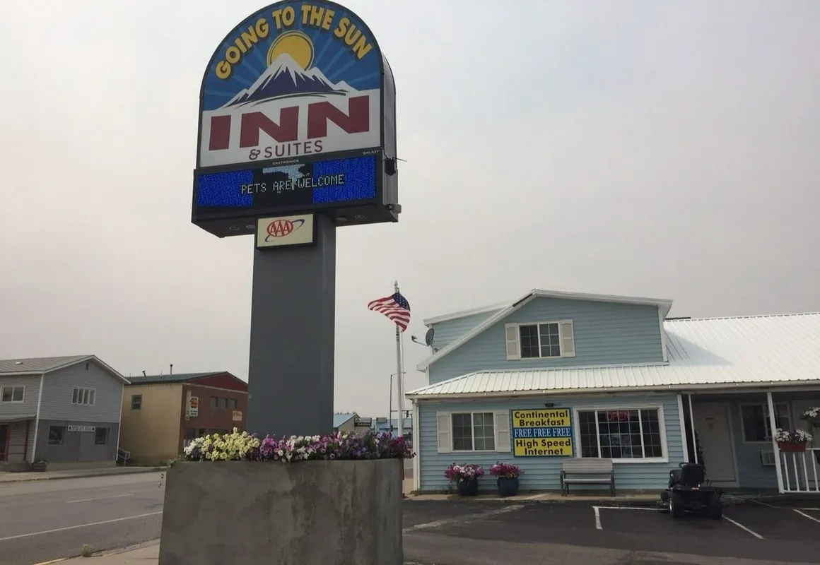 Going-To-The-Sun Inn & Suites hotel hero