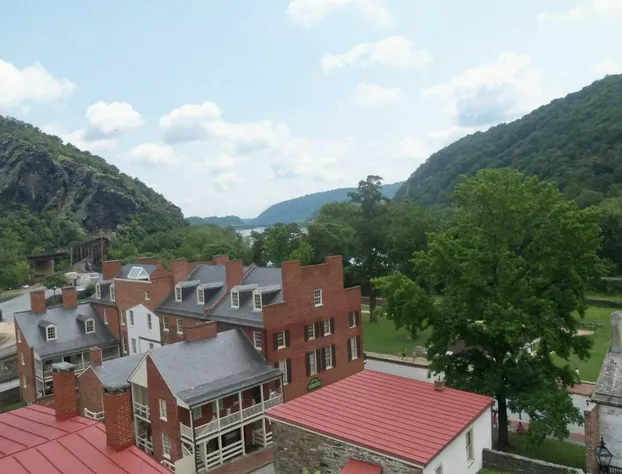 Cantuta Inn hotel detail image 1