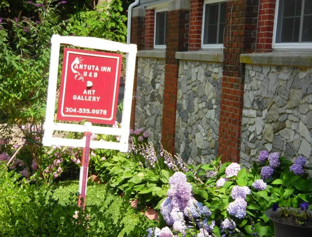 Cantuta Inn hotel detail image 2