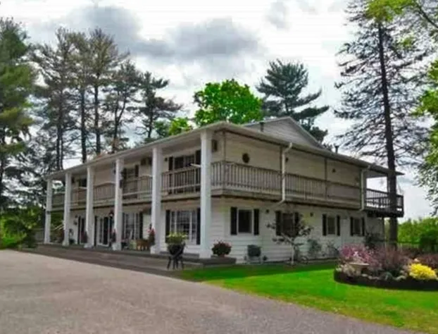 Lakeside Bed & Breakfast hotel detail image 3