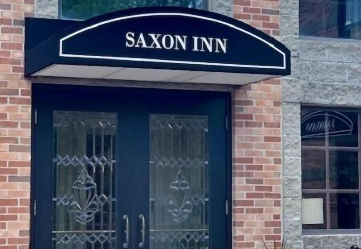 Saxon Inn hotel hero
