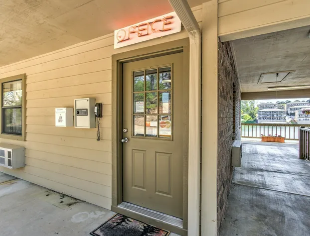 Long Island Lake Resort hotel detail image 3