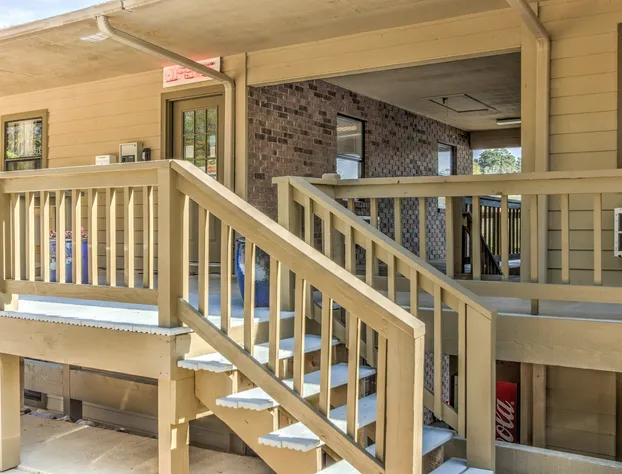 Long Island Lake Resort hotel detail image 4