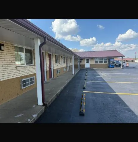 Deluxe Inn hotel detail image 1