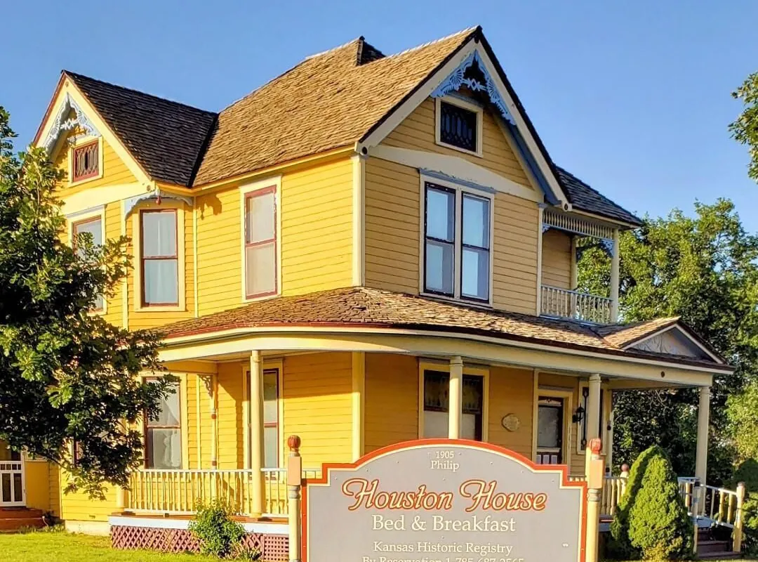 Historic Philip Houston House hotel hero