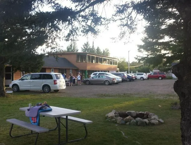 Bear Paw Inn hotel detail image 2