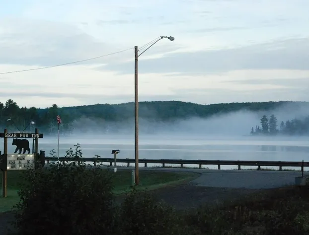 Bear Paw Inn hotel detail image 4