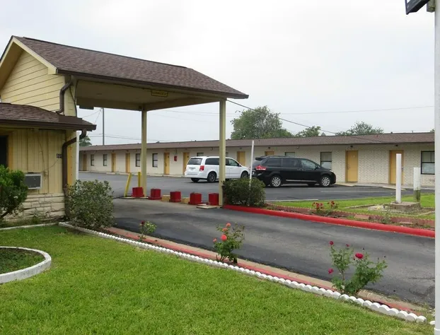 Travel Inn & Suites hotel detail image 1