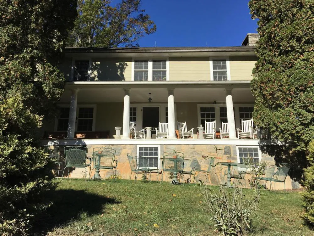 River House Inn hotel hero