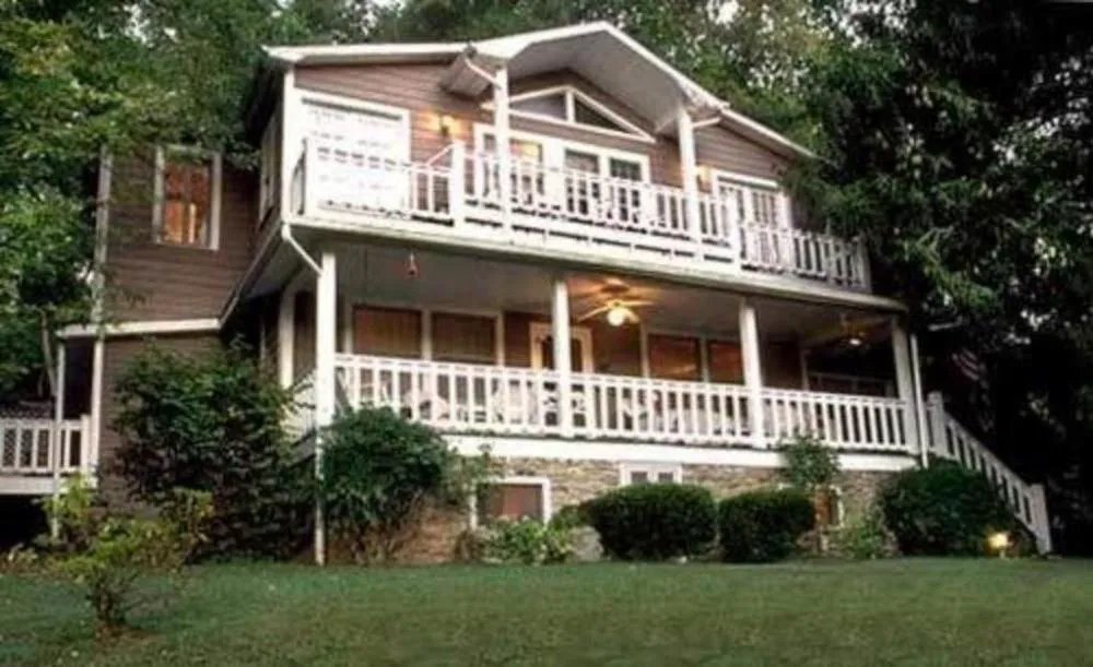 Folkestone Inn hotel hero