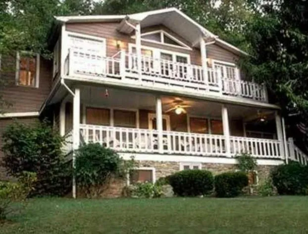 Folkestone Inn hotel detail image 1