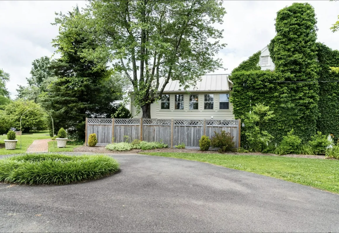 The Rooms Up There hotel hero