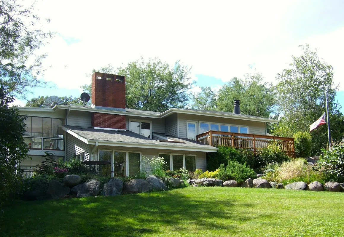 Loya's Little House Bed & Breakfast hotel hero