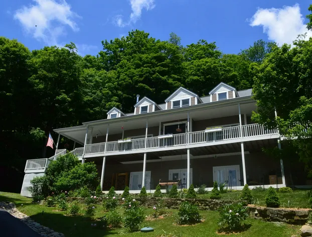 Bald Mountain House Inn at the Wolf Laurel Resort hotel detail image 1