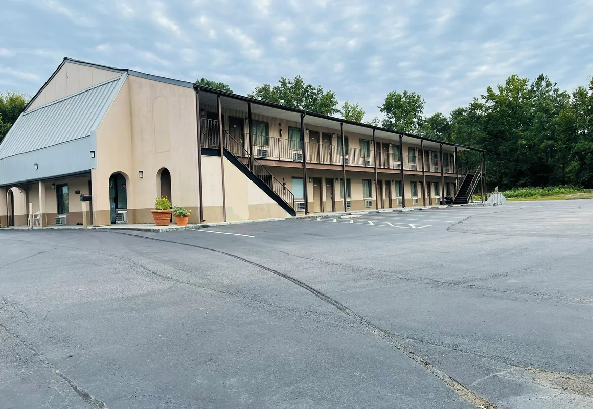 California Inn hotel hero