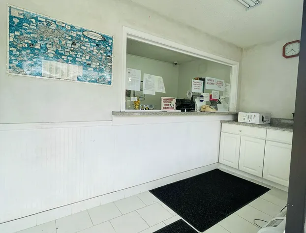 California Inn hotel detail image 4