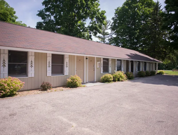 M22 Inn Suttons Bay hotel detail image 1