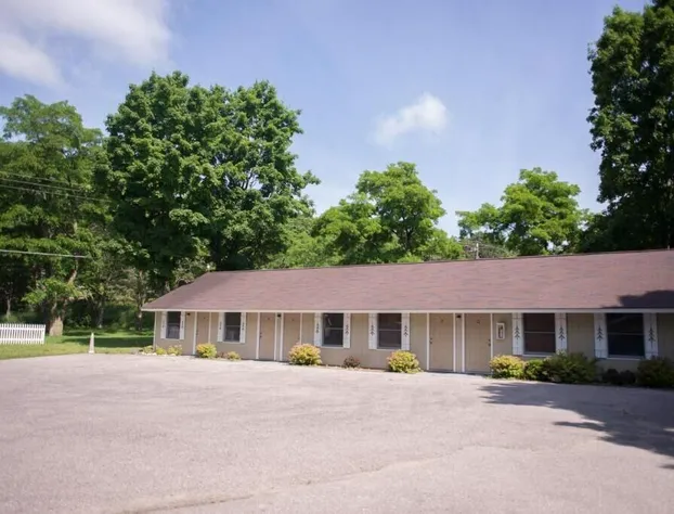 M22 Inn Suttons Bay hotel detail image 3