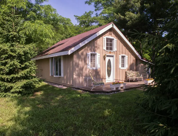 M22 Inn Suttons Bay hotel detail image 1