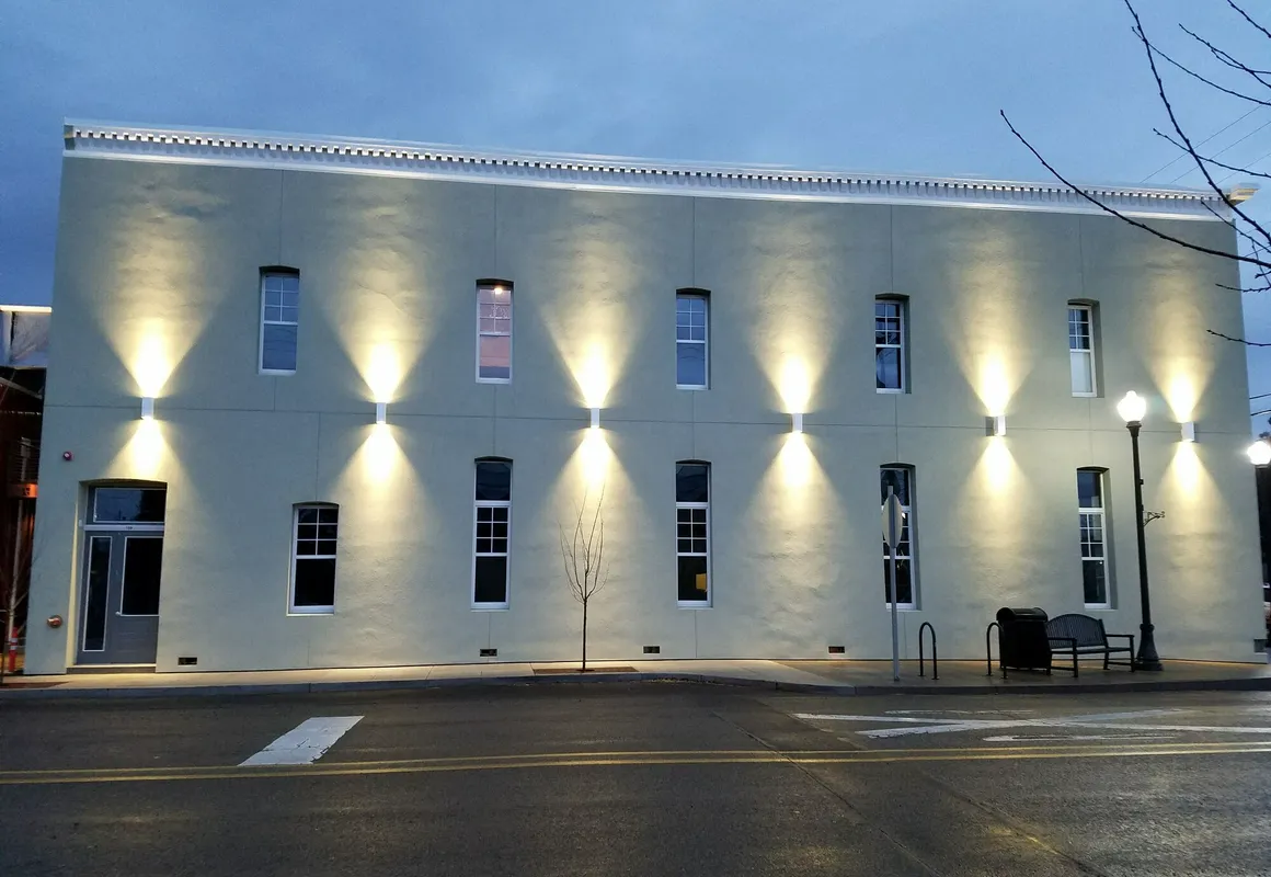 Amity Flats hotel hero