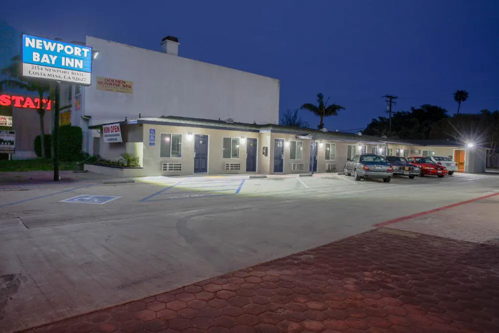 Newport Bay Inn hotel hero