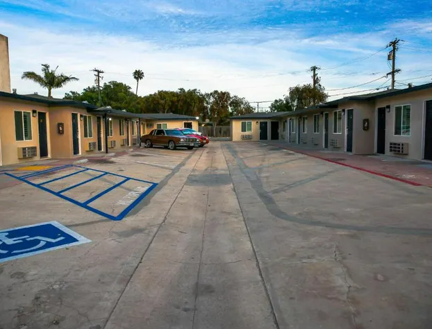 Newport Bay Inn hotel detail image 3