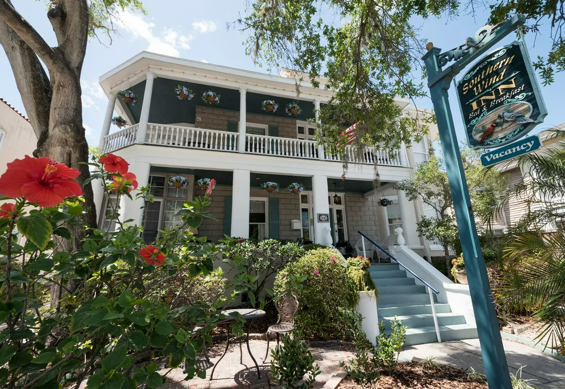Southern Wind Inn Bed & Breakfast hotel hero