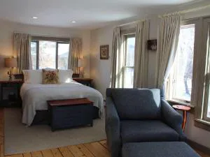 Bark Eater Inn hotel detail image 1