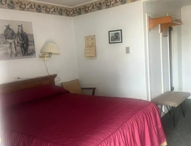 Royals Inn Motel hotel detail image 2