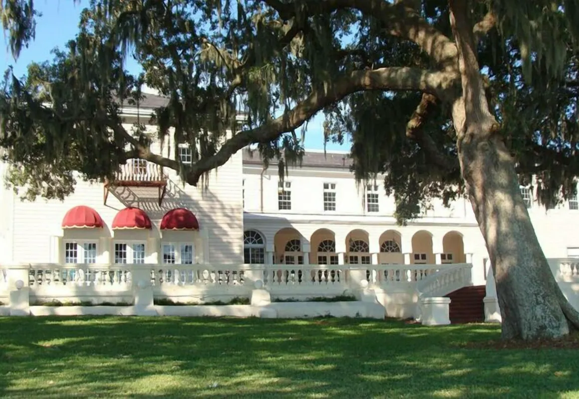 Capernaum Lakeside Lodge hotel hero