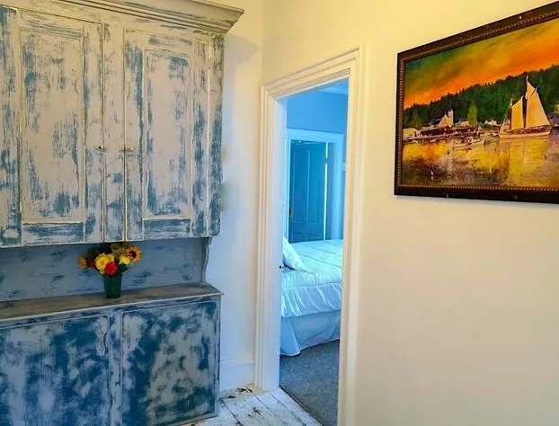 Captain Sawyer's Bed & Breakfast hotel detail image 3