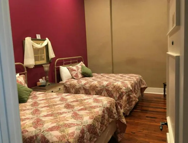 Historic Kahn Hotel hotel detail image 2